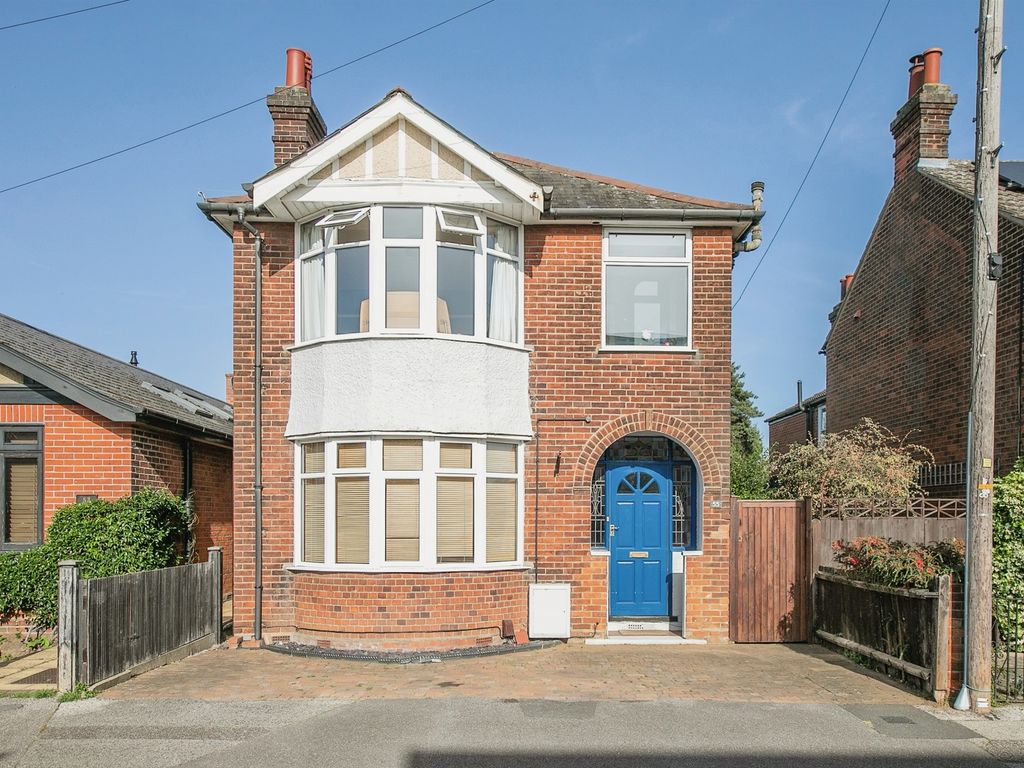 3 bed detached house for sale in Darwin Road, Ipswich IP4, £360,000