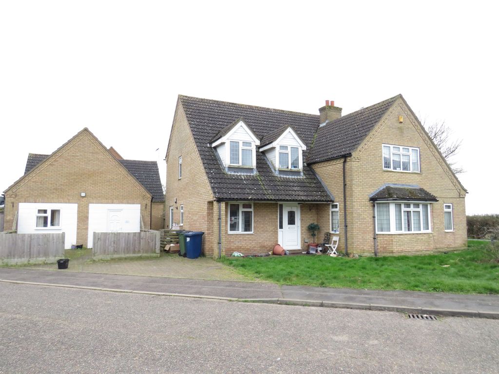 4 bed detached house for sale in Fen View, Doddington, March PE15, £