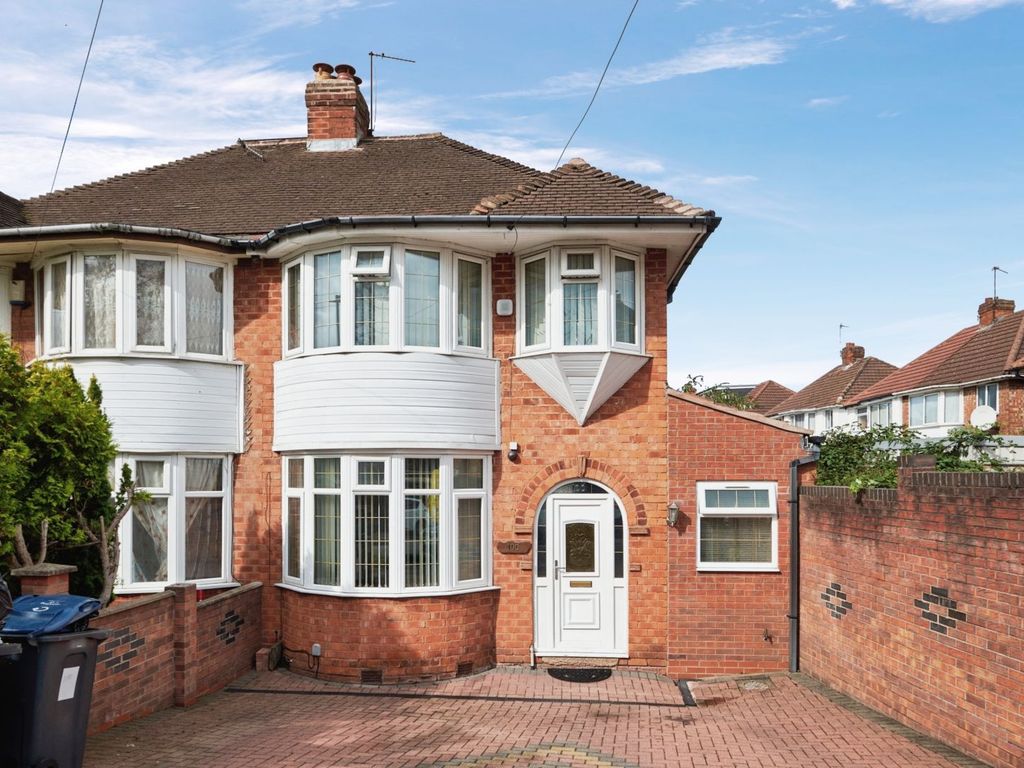 3 bed semidetached house for sale in Harts Road, Birmingham B8, £