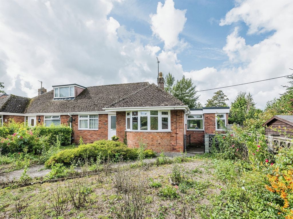 2 bed semidetached bungalow for sale in Devizes Road, Wroughton
