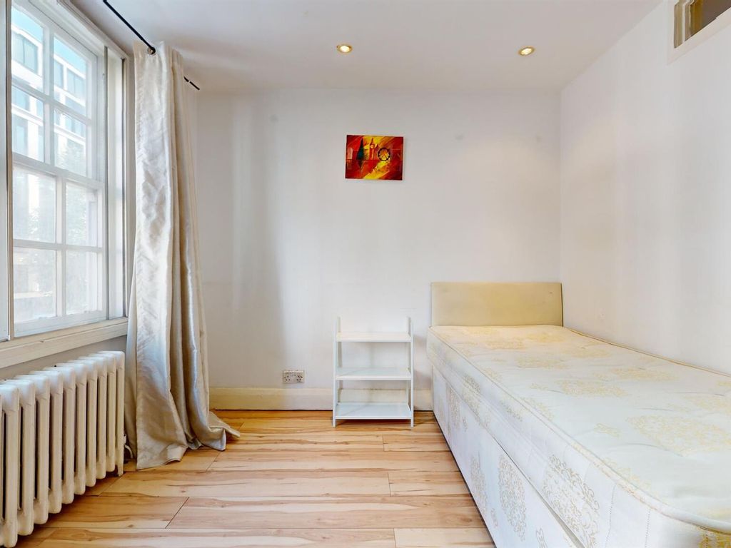 2 bed flat to rent in Edgware Road, London W2, £2,383 pcm Zoopla