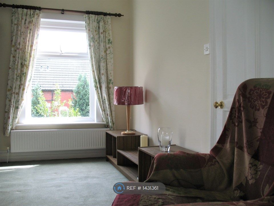1 bed flat to rent in Denby Lane (Off Wellington Rd. Nth.), Stockport