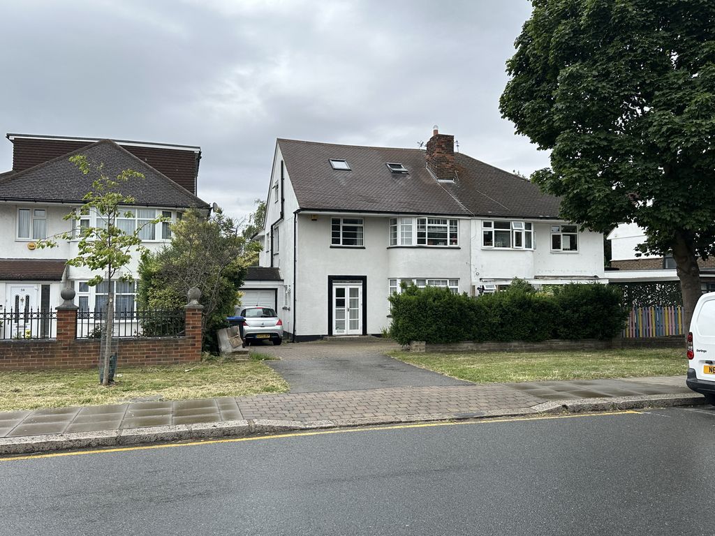7 bed property for sale in 60 Chase Road, Southgate, London N14 Zoopla