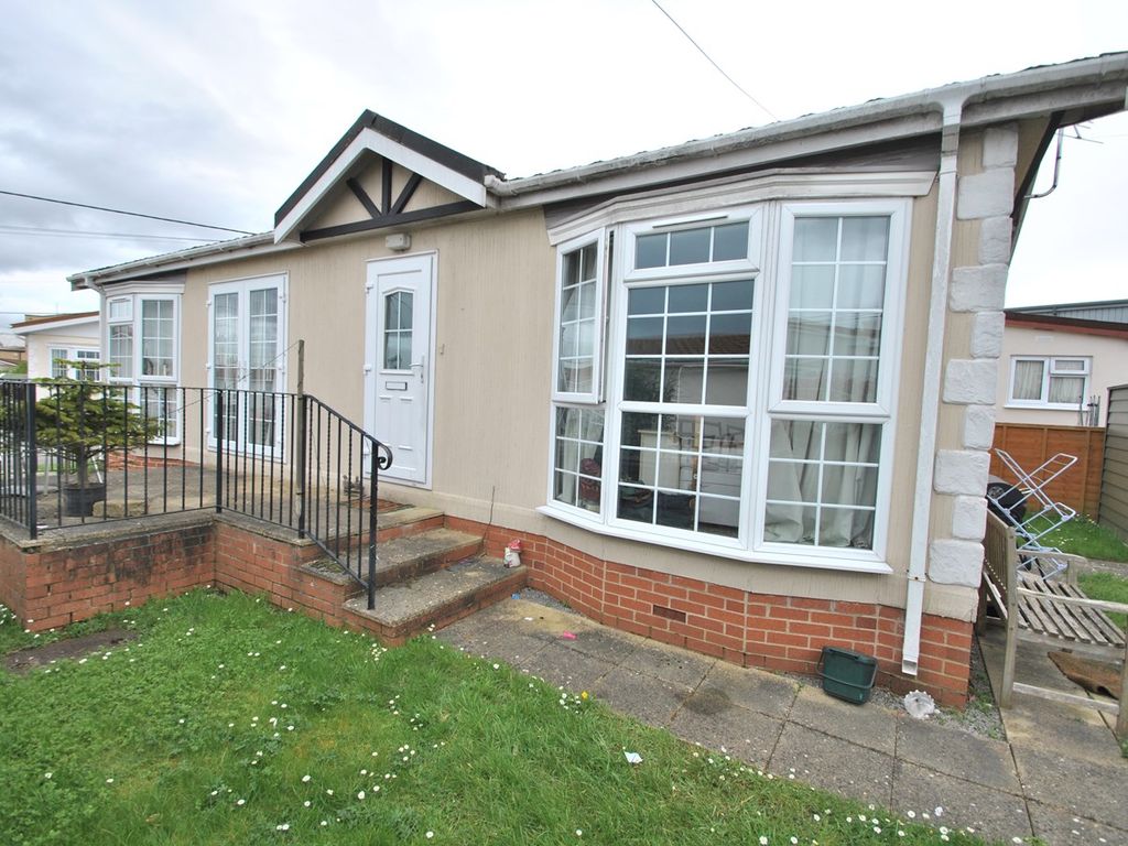 2 bed mobile/park home for sale in Staverton Park, Staverton