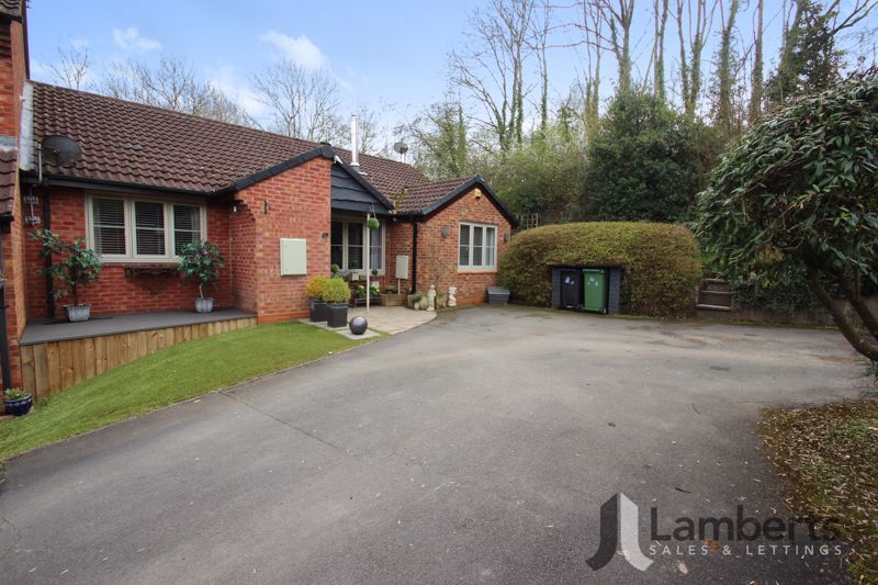 3 bed bungalow for sale in Avonbank Close, Hunt End, Redditch B97, £