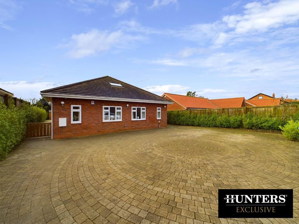 3 bed detached bungalow for sale in Green Lane, Bempton, Bridlington