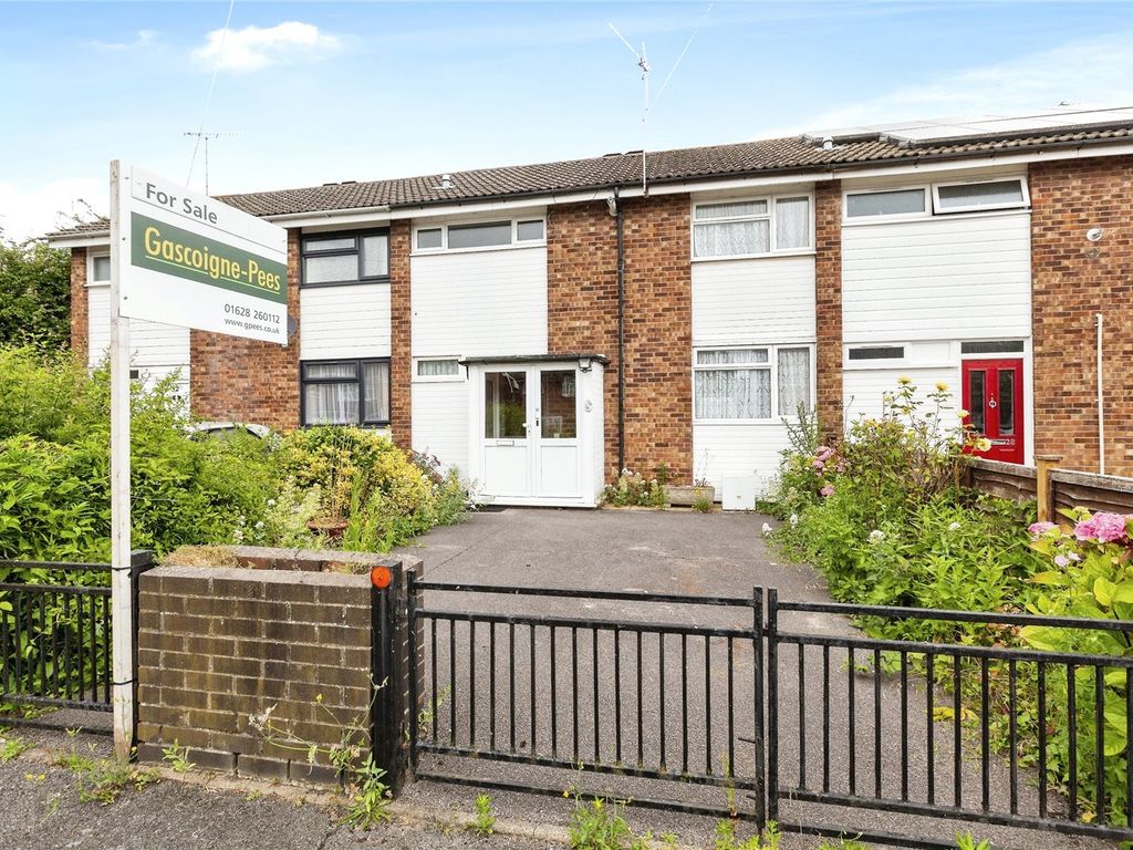3 bed terraced house for sale in St. Davids Close, Maidenhead
