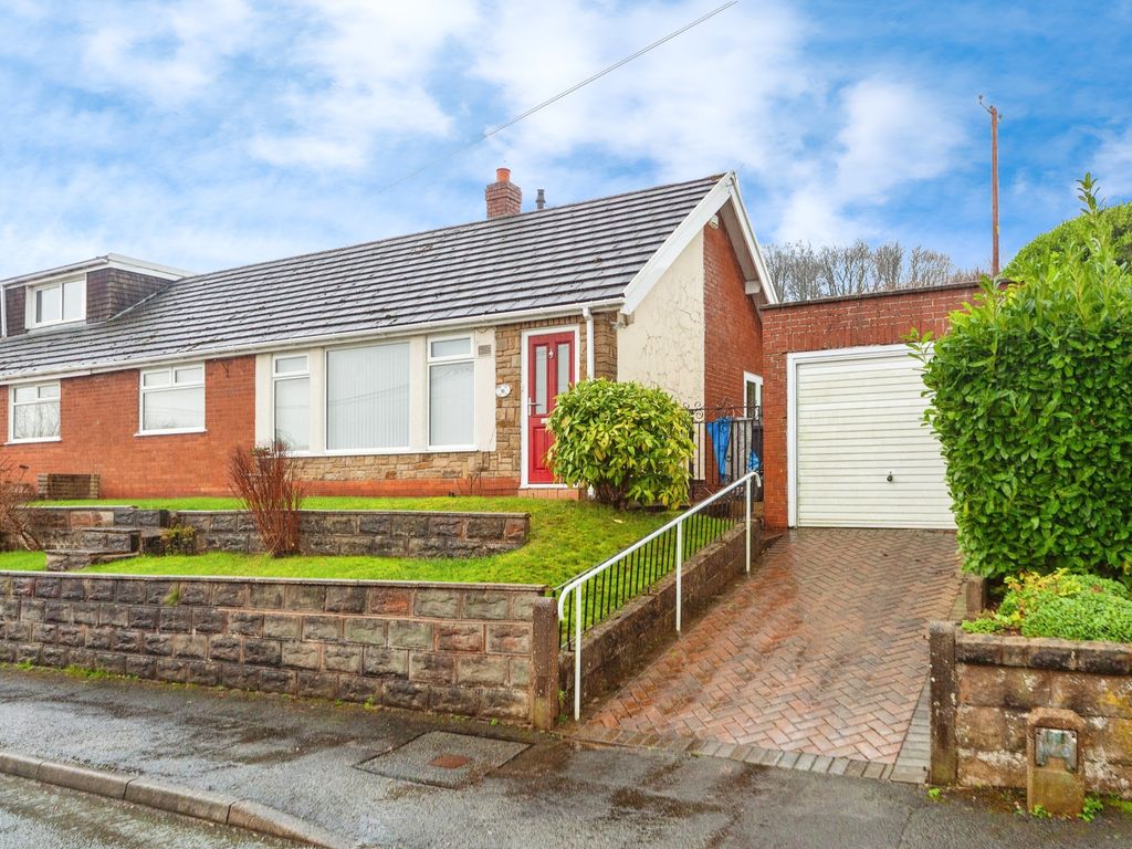 2 bed bungalow for sale in Sunnyside Close, Bagillt, Flintshire CH6, £