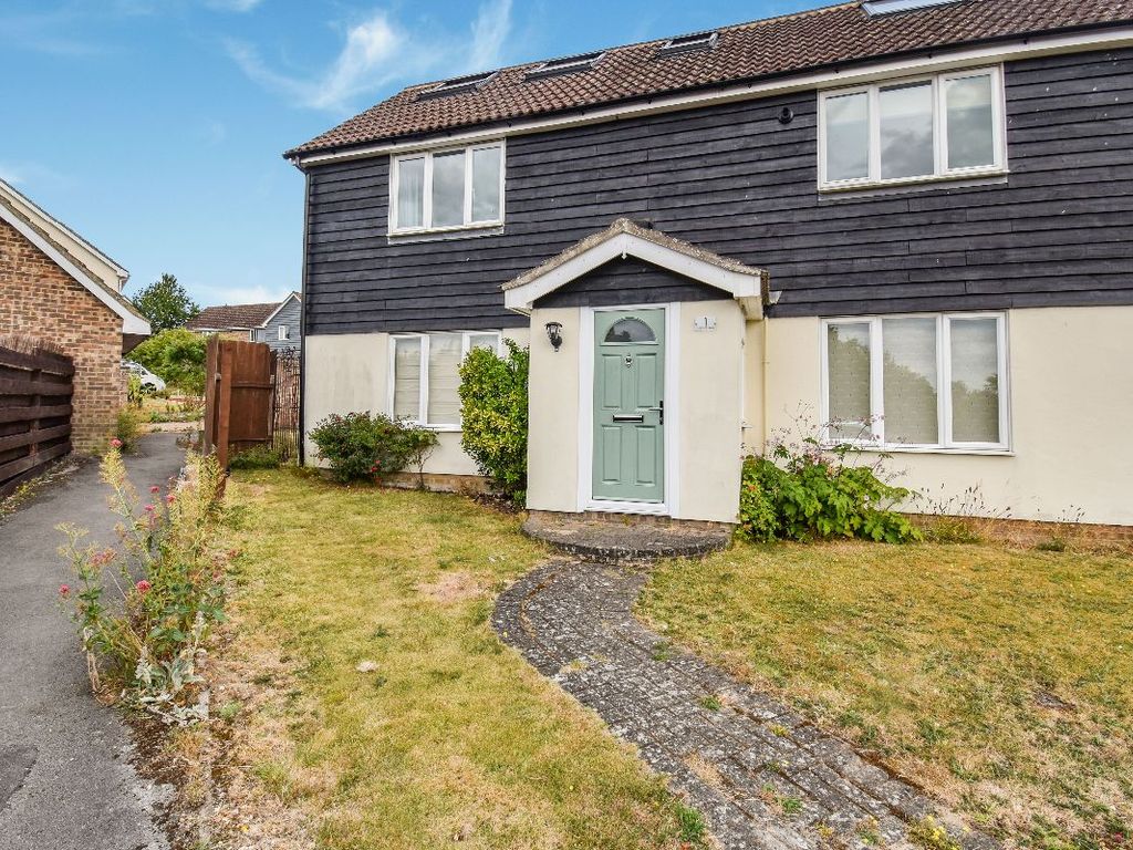 5 bed end terrace house for sale in Hollybush Way, Linton, Cambridge