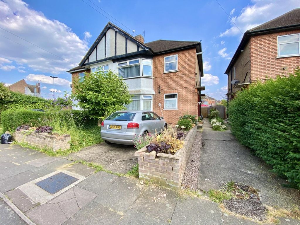 2 bed for sale in Shakespeare Avenue, Hayes UB4, £199,950 Zoopla