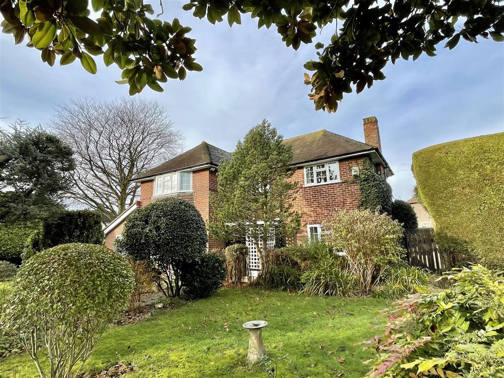 4 bed detached house for sale in Thornwell Road, Bulwark, Chepstow NP16