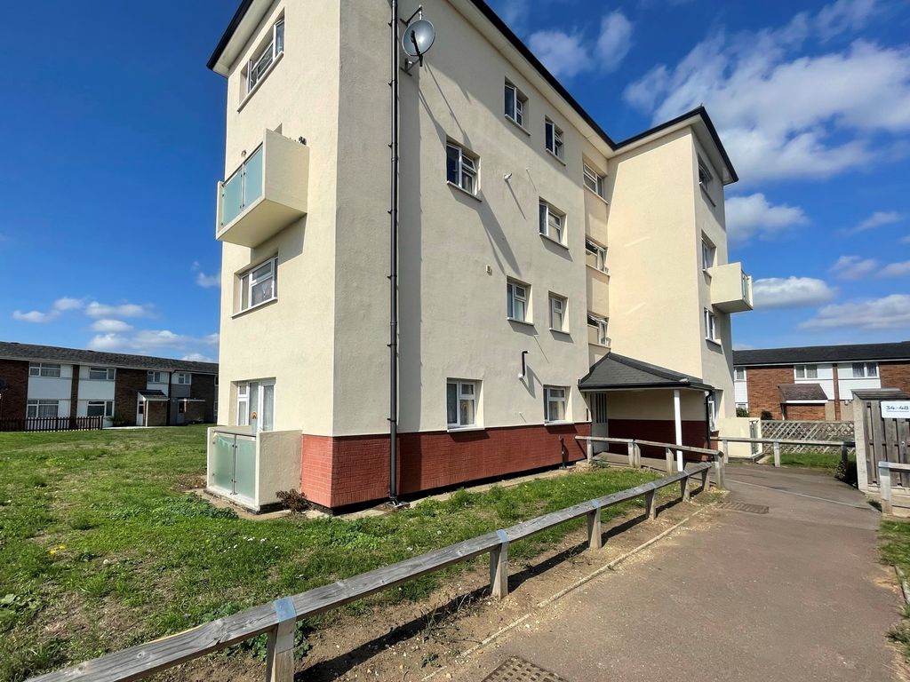 2 bed flat for sale in Winston Crescent, Biggleswade SG18 Zoopla