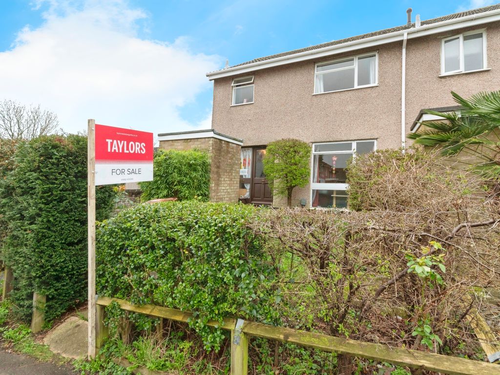 3 bed end terrace house for sale in Chaucer Way, Hitchin, Hertfordshire