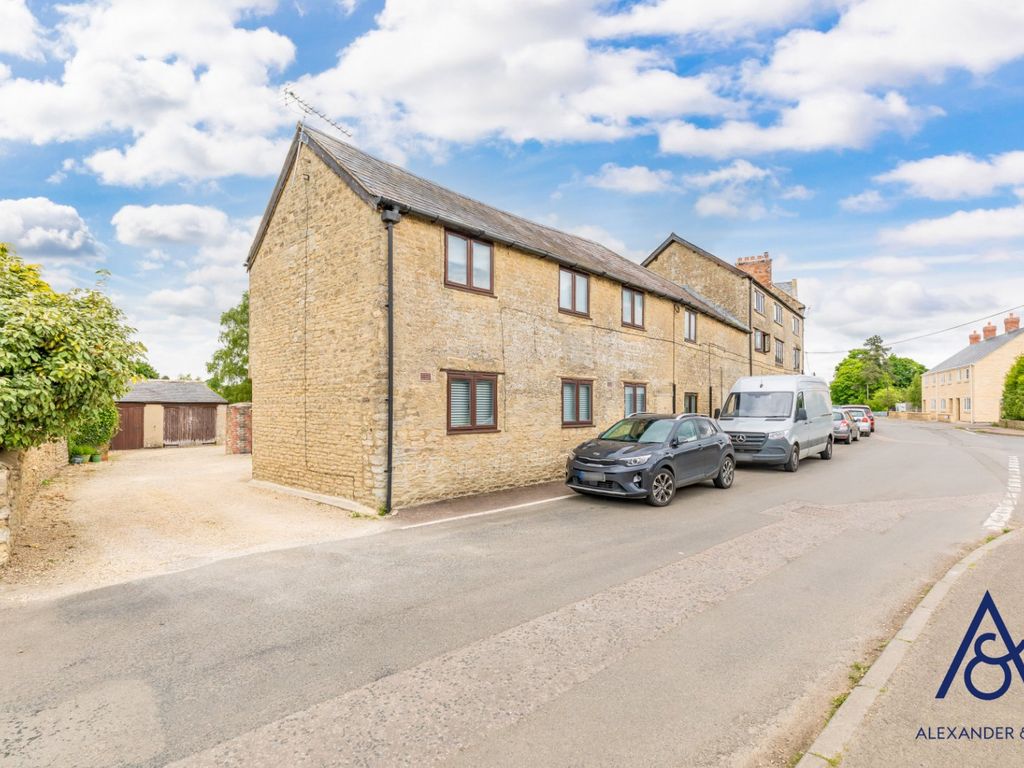 1 bed flat for sale in East Street, Fritwell, Bicester, Oxfordshire