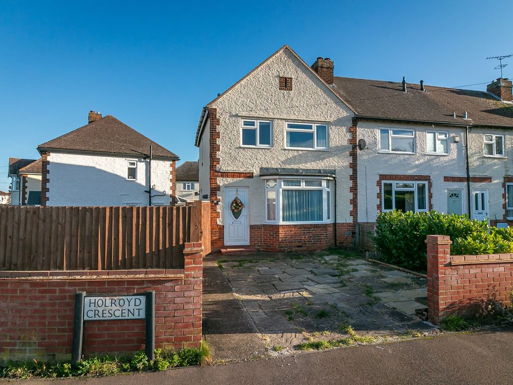 3 bed end terrace house for sale in Holroyd Crescent, Baldock SG7, £