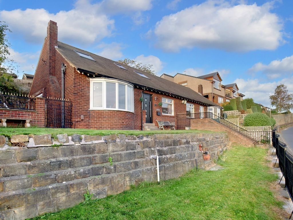 4 bed semidetached bungalow for sale in Whitley Road, Dewsbury WF12, £