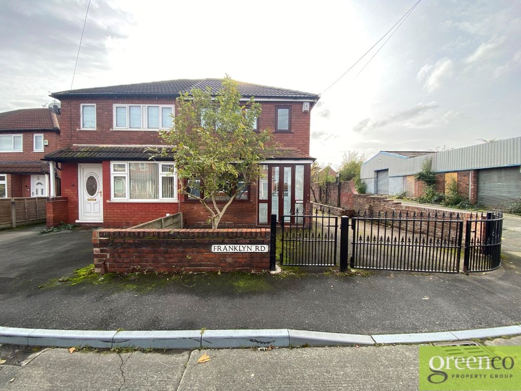 2 bed semidetached house to rent in Franklyn Road, Droylsden, Tameside