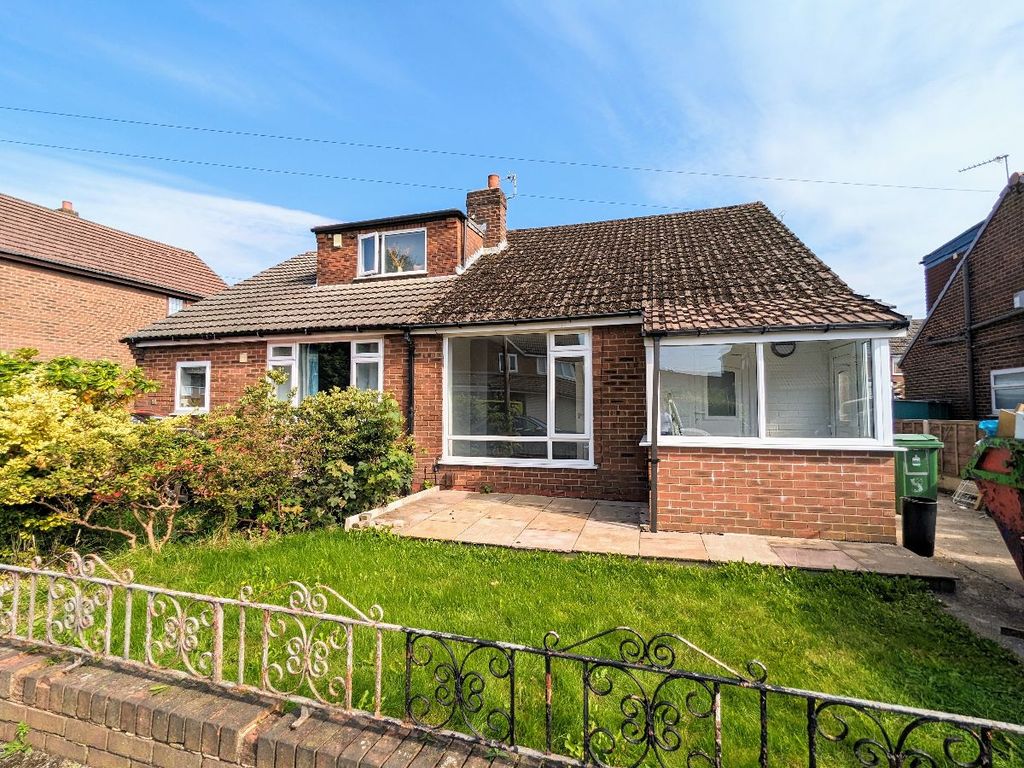 2 bed bungalow for sale in Derwent Drive, Kearsley, Bolton BL4, £199,950 Zoopla