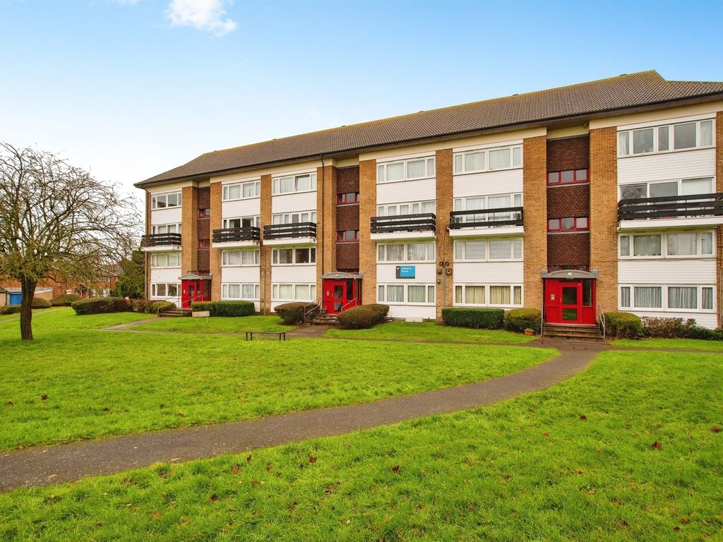 3 bed flat for sale in Croxley View, Watford WD18, £300,000 Zoopla