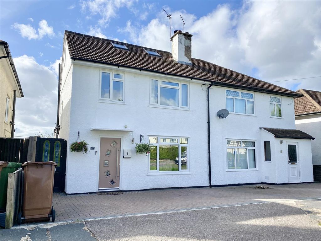 4 bed semidetached house for sale in Sullivan Way, Elstree