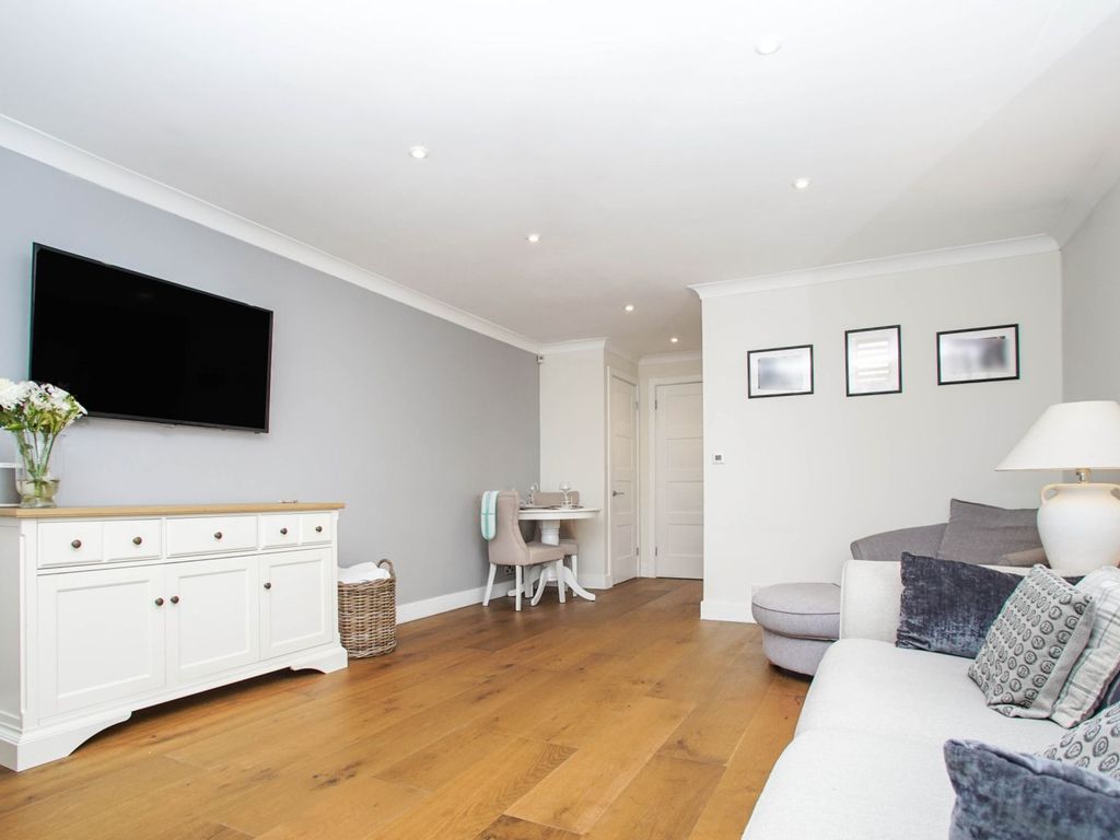 Kingswood Terrace, Chiswick W4  