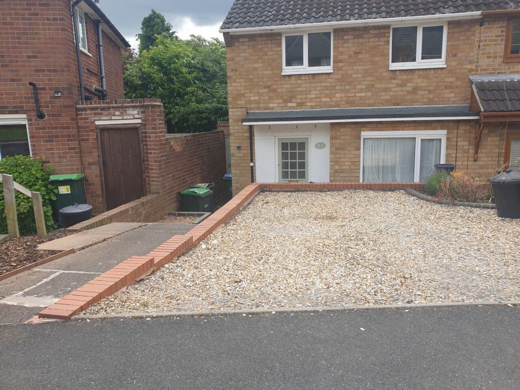 2 bed semidetached house to rent in Coppice Road, Cradley Heath, West