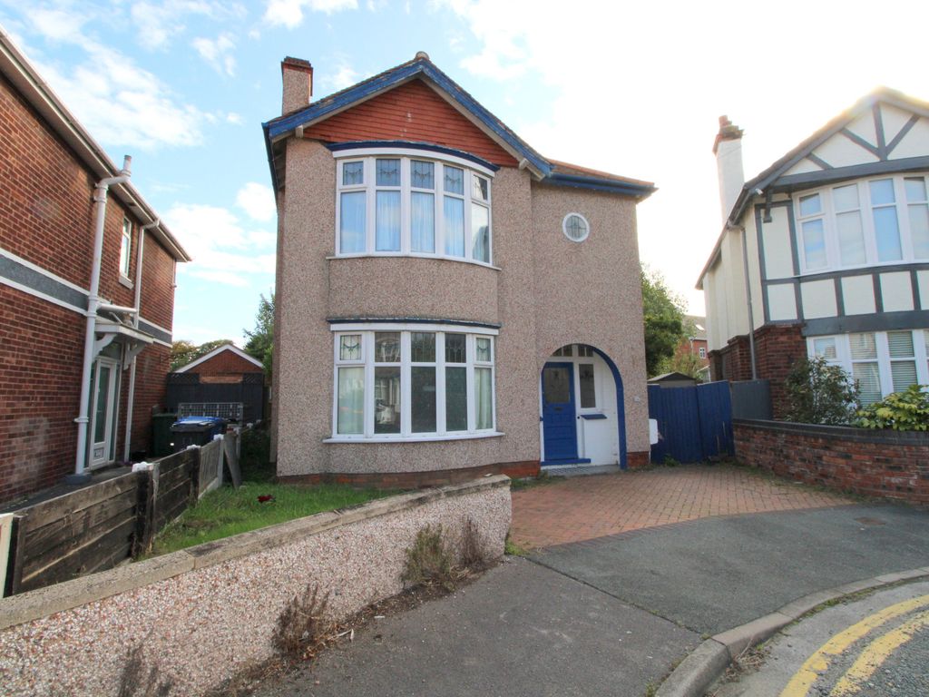 3 bed detached house for sale in Kinard Drive, Rhyl LL18, £254,000 Zoopla