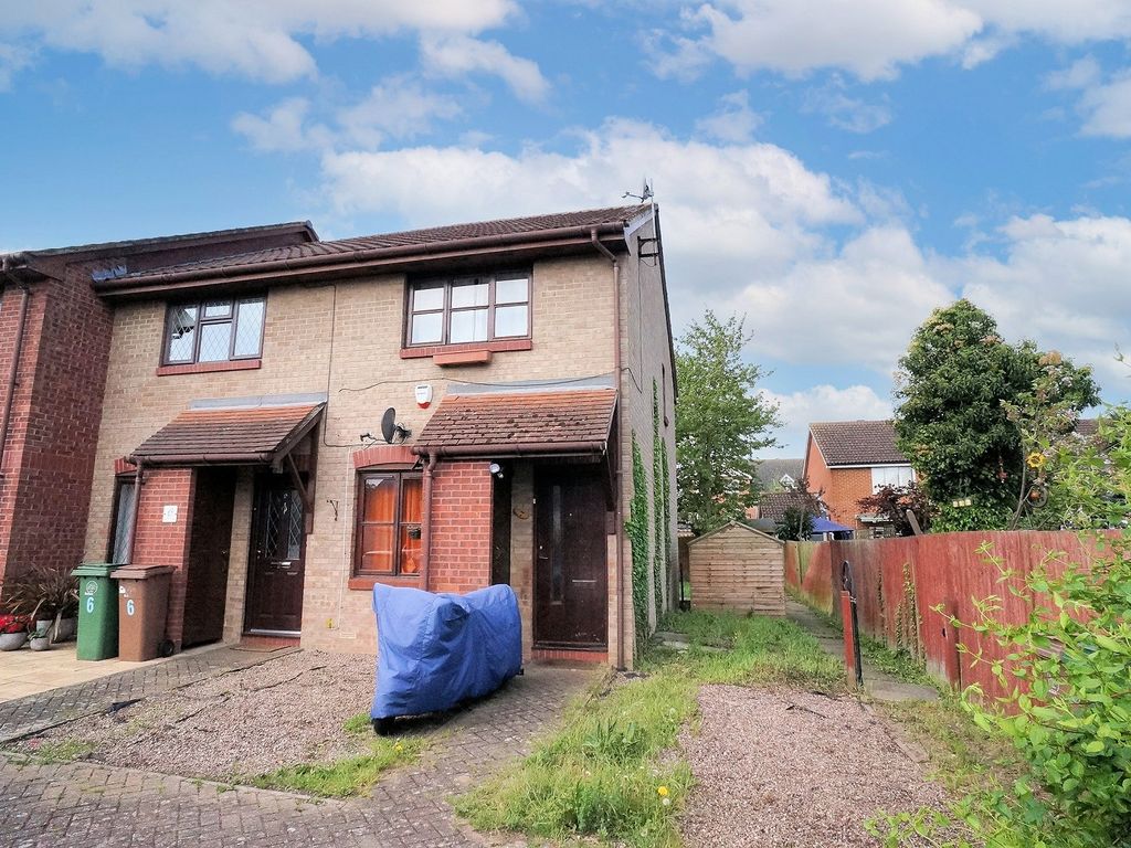 2 bed end terrace house to rent in Bluebell Close, Hackbridge, Surrey SM6, £1,500 pcm Zoopla
