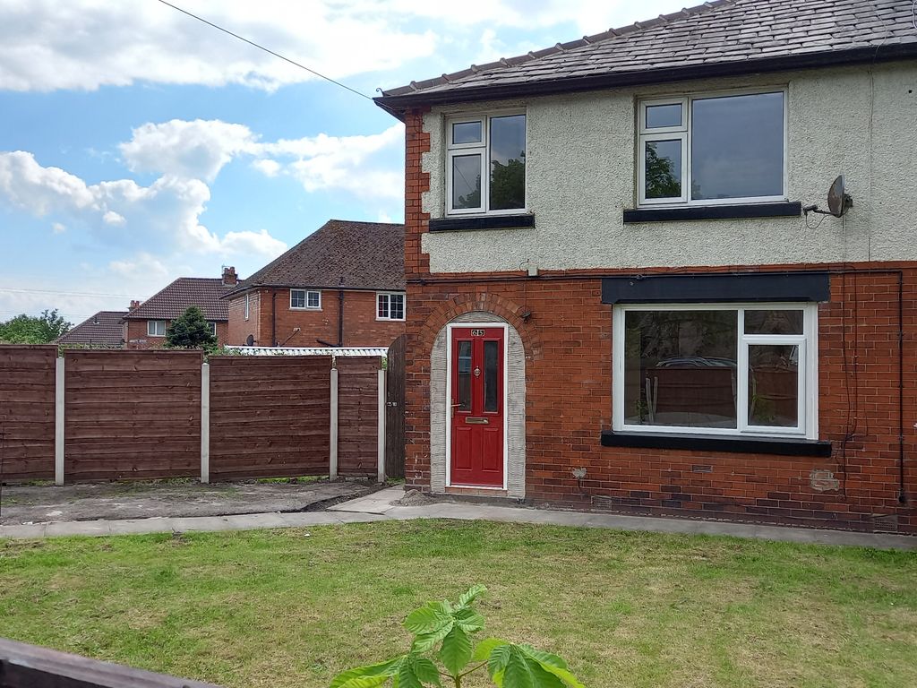 3 bed semidetached house to rent in Tennyson Road, Farnworth, Bolton