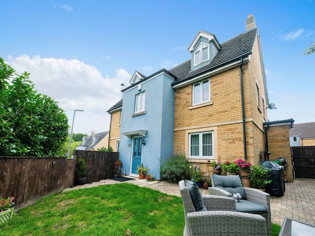 5 bed detached house for sale in Loop Road, Mangotsfield, Bristol BS16