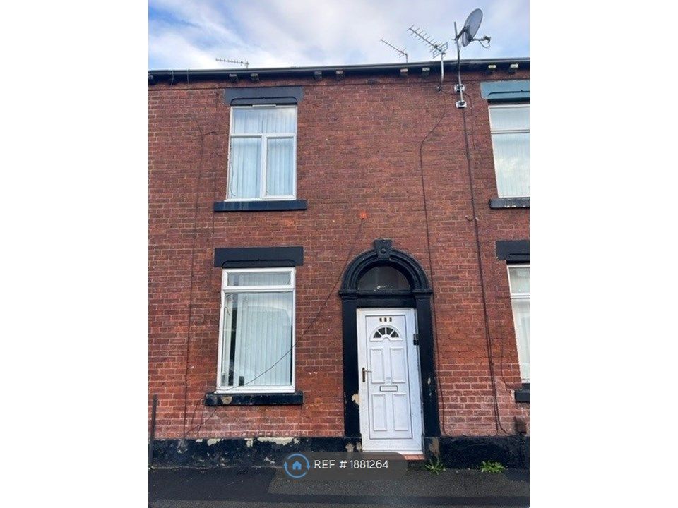 2 bed terraced house to rent in Chapel Road, Oldham OL8, £750 pcm Zoopla