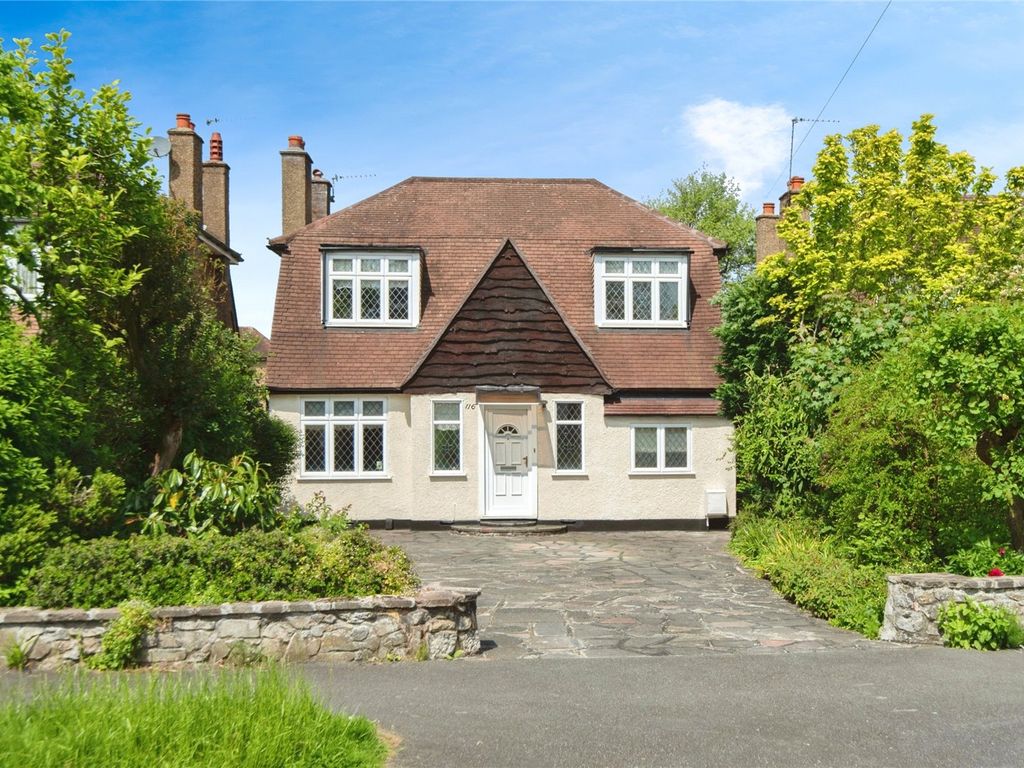 4 bed detached house for sale in Edenfield Gardens, Worcester Park KT4, £850,000 Zoopla