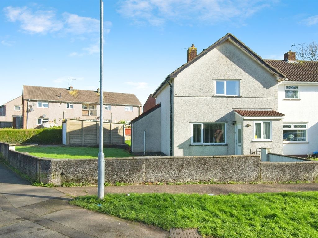2 bed end terrace house for sale in Court Farm Road, Llantarnam