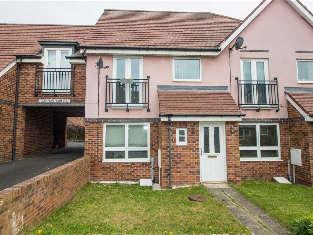 3 bed semidetached house to rent in Marshall Close, Barley Rise