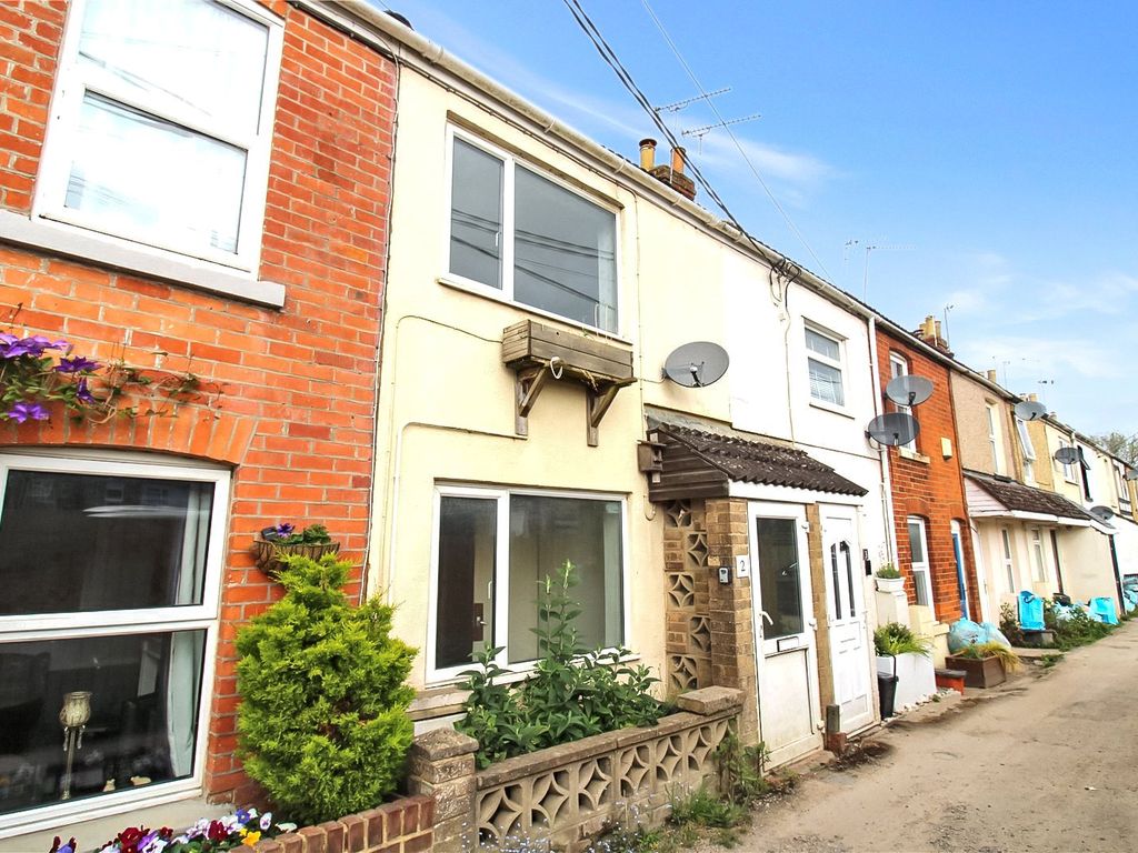 2 bed terraced house for sale in Wroughton, Swindon, Wiltshire SN4, £