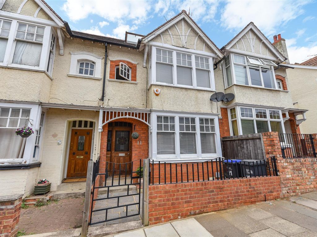 4 bed terraced house for sale in Clarence Avenue, Northampton NN2 Zoopla