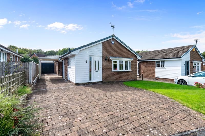 3 bed detached bungalow for sale in Longendale Road, Standish, Wigan