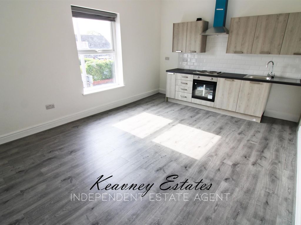 1 bed flat to rent in Newearth Road, Worsley, First Floor Apartment