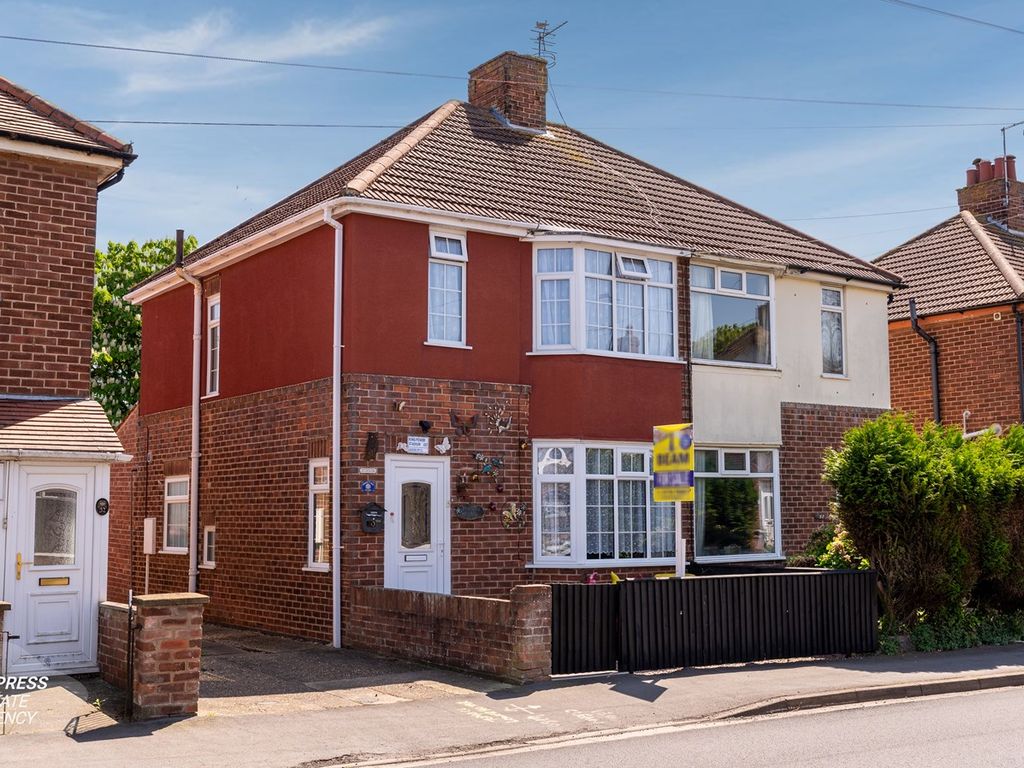 3 bed semidetached house for sale in Queens Road, Skegness PE25, £