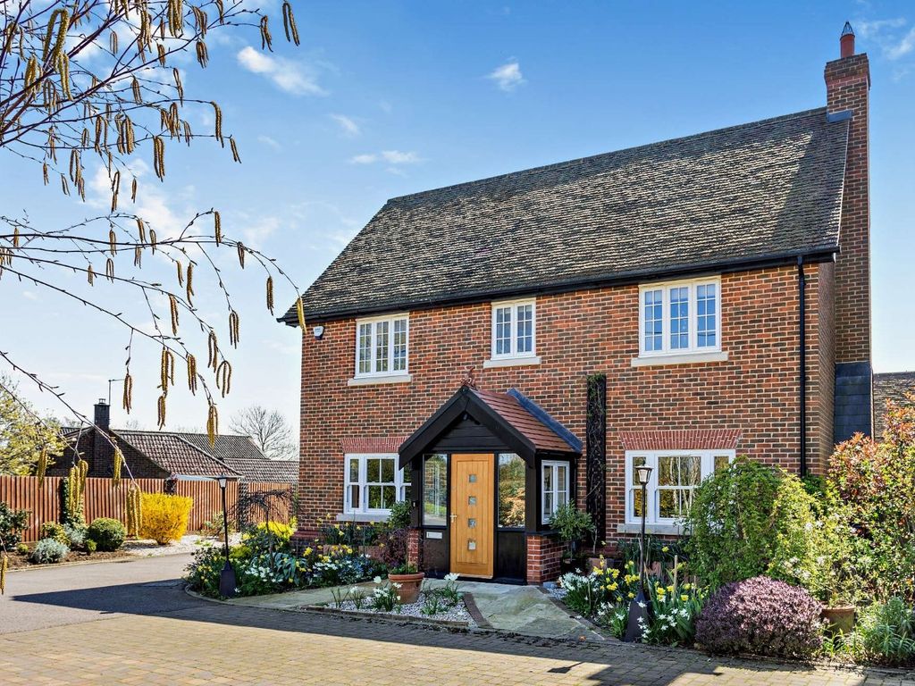 4 bed detached house for sale in The Orchard, Ringshall, Stowmarket