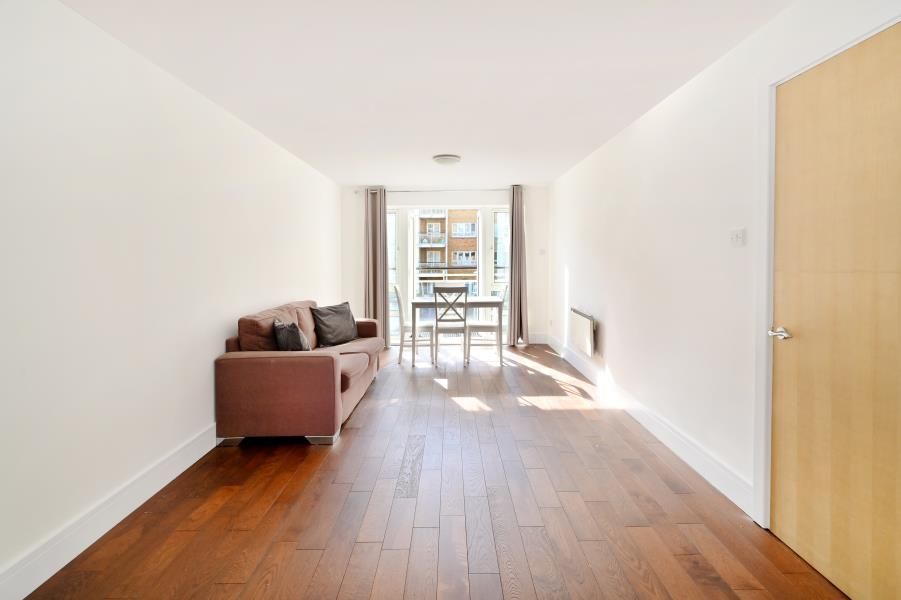 1 bed flat to rent in St. Davids Square, London E14, £1,950 pcm Zoopla