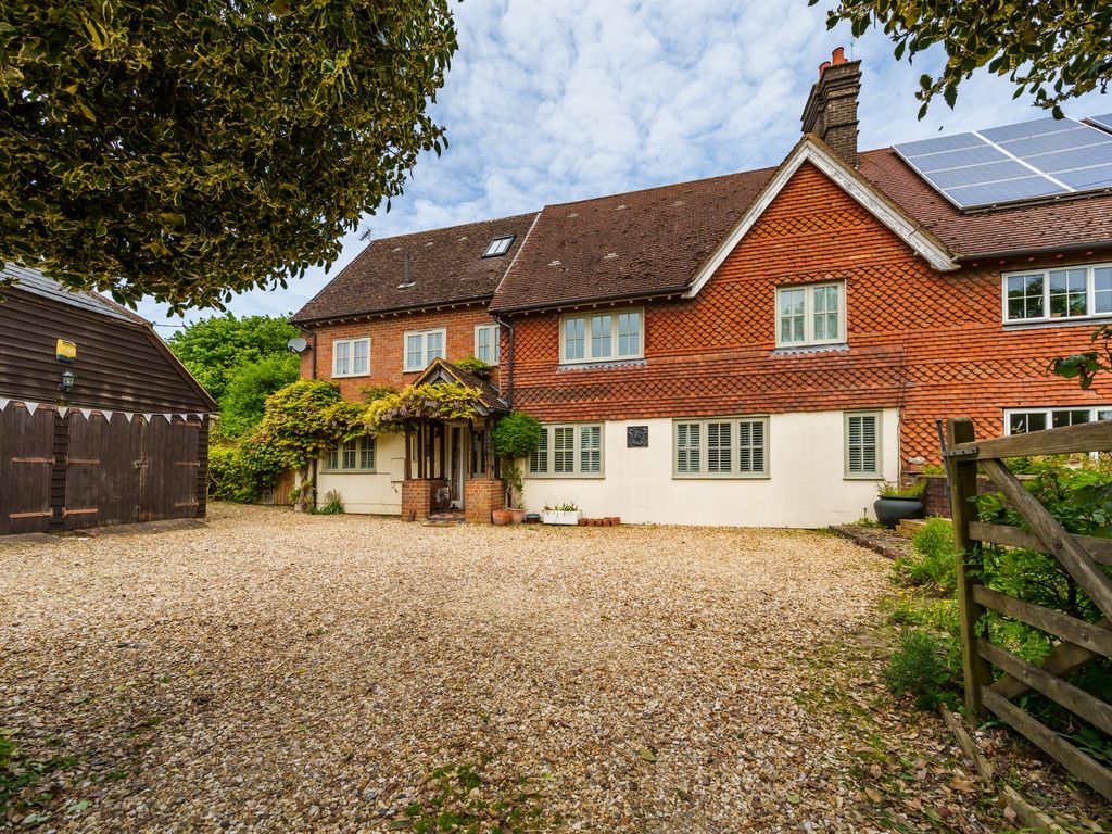 5 bed semidetached house for sale in Icknield Way, Tring HP23 Zoopla