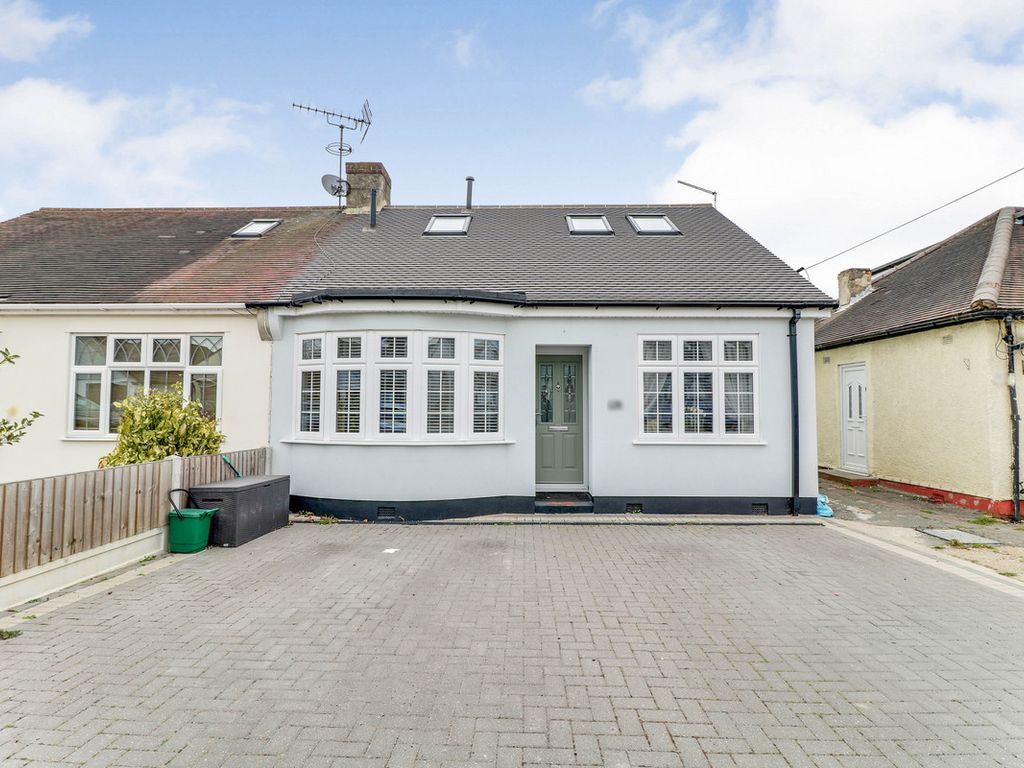 5 bed property for sale in Strangman Avenue, Benfleet SS7 Zoopla