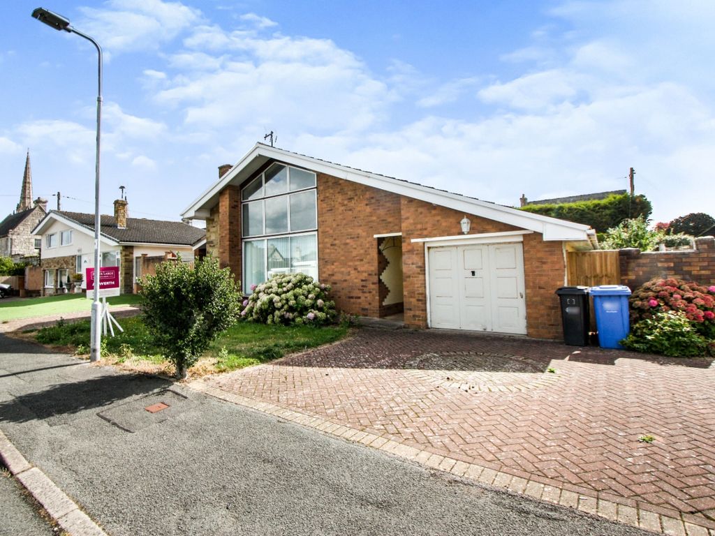 3 bed bungalow for sale in Cilgant Eglwys Wen, Bodelwyddan, Rhyl LL18