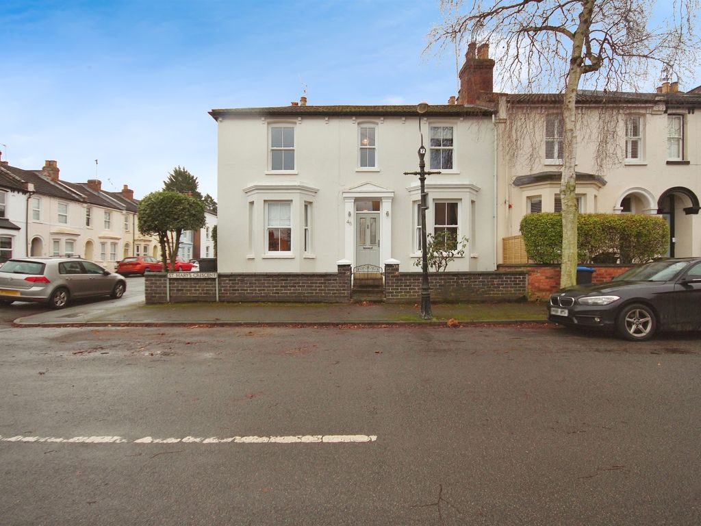 3 bed end terrace house for sale in St. Marys Crescent, Leamington Spa