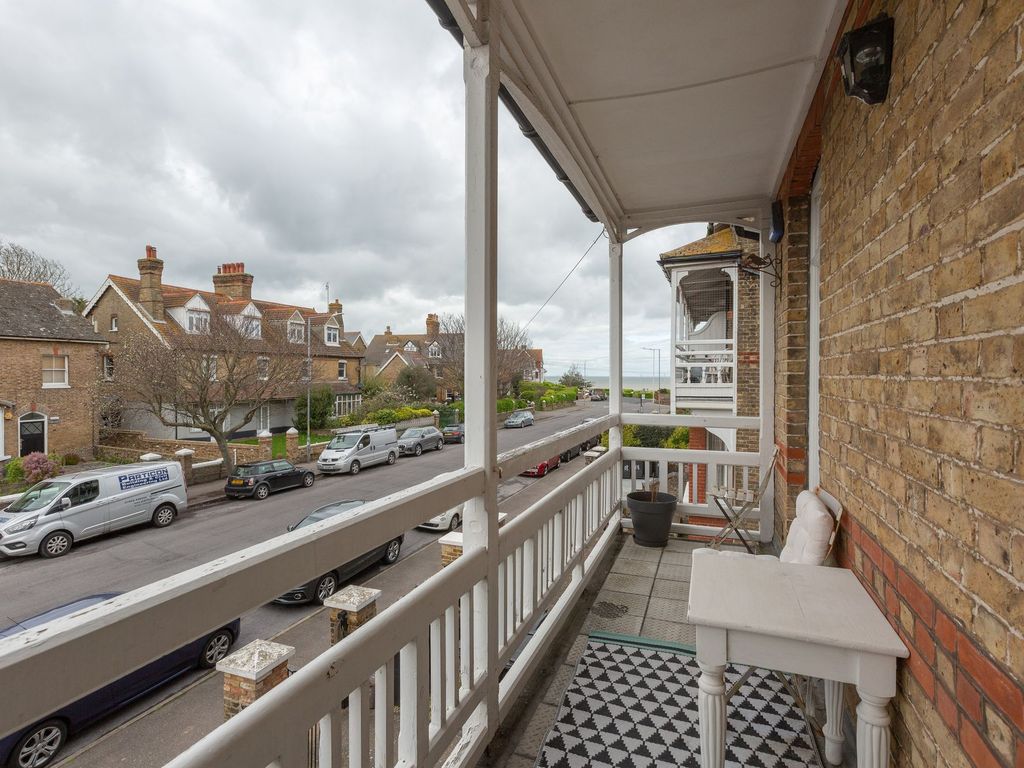 1 bed flat for sale in Roxburgh Road, WestgateOnSea CT8, £175,000