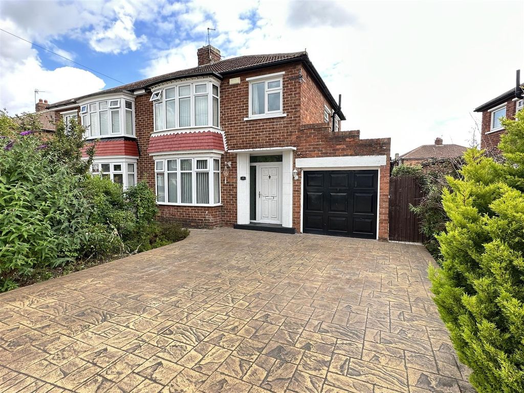 3 bed semidetached house for sale in Lime Grove, Fairfield, Stockton