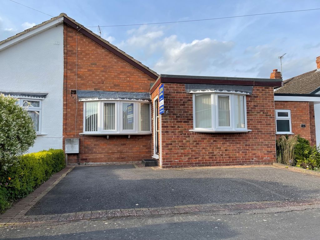 3 bed semidetached bungalow for sale in Cedar Road, Barton Under