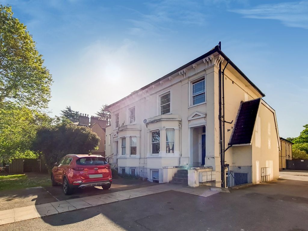 2 bed flat for sale in Uxbridge Road, London W7 Zoopla