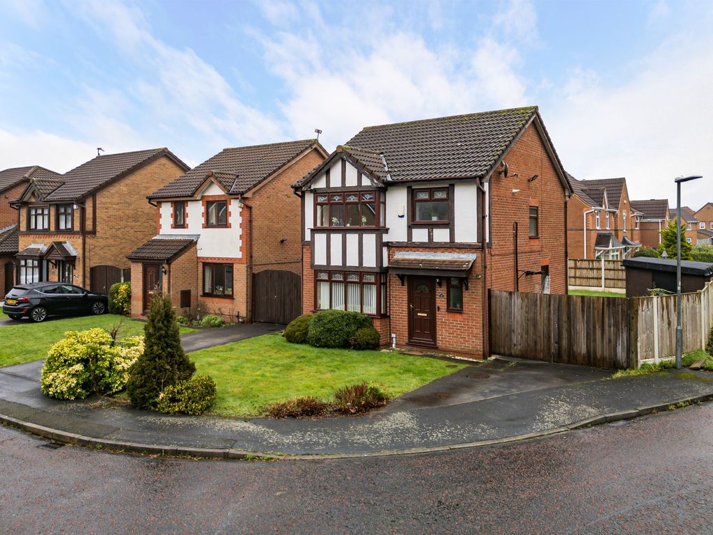 3 bed detached house for sale in Arkenstone Close, Widnes WA8, £240,000